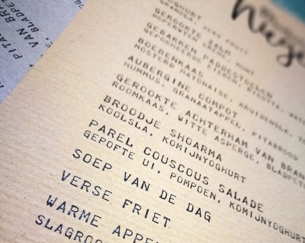 Duurzame menukaarten op kraft en recycled papier